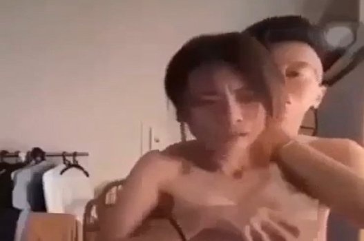 Hoang Cuu Bao dan Pacarnya Linh Linh Bocorkan Video Sex Panas